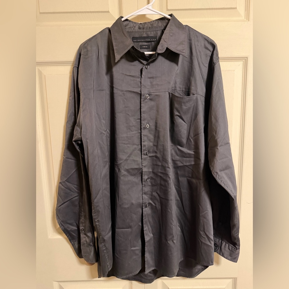 Metropolitan View men’s Large Gray Button-Up Shirt